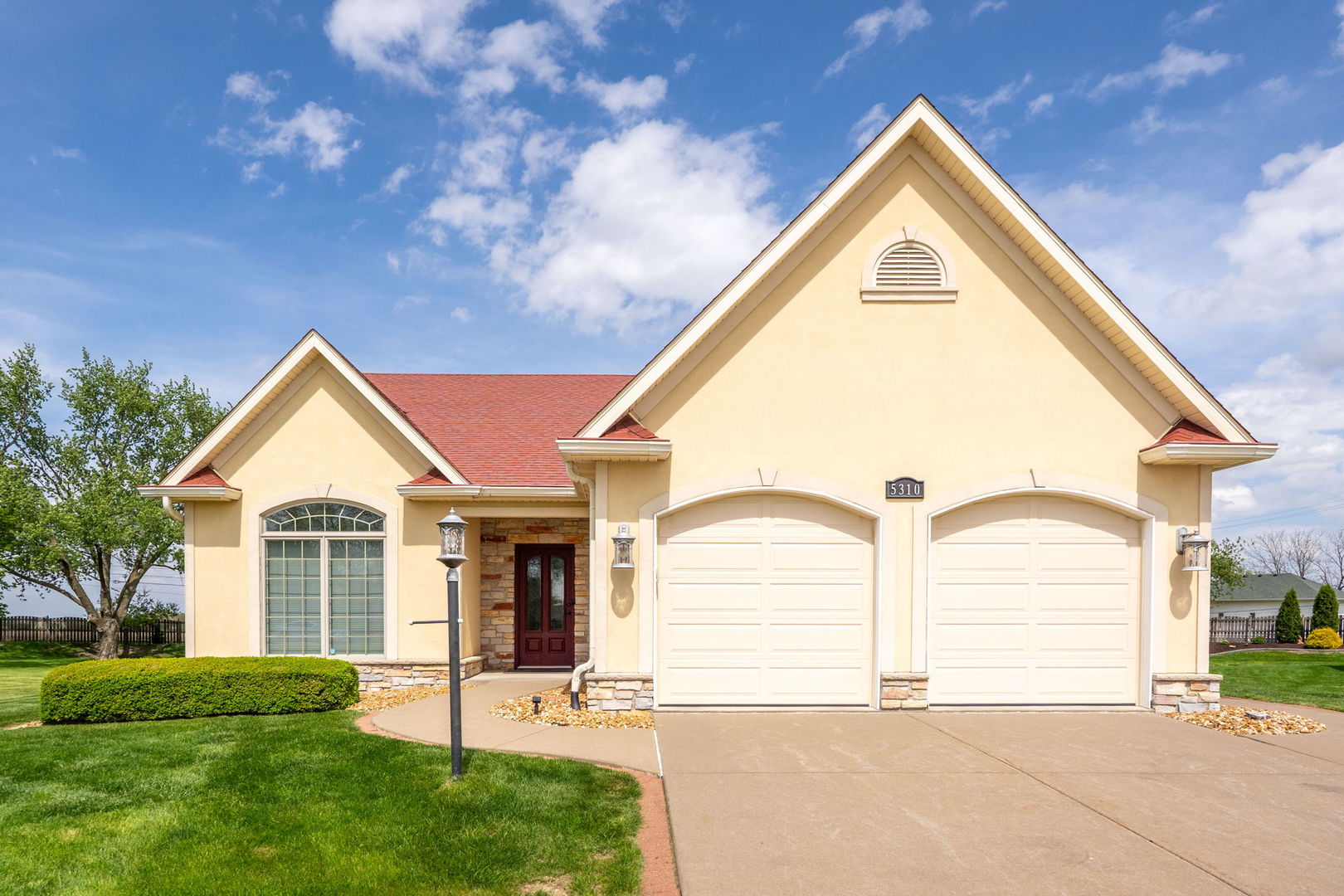 5310 Baraboo Court, Davenport, IA