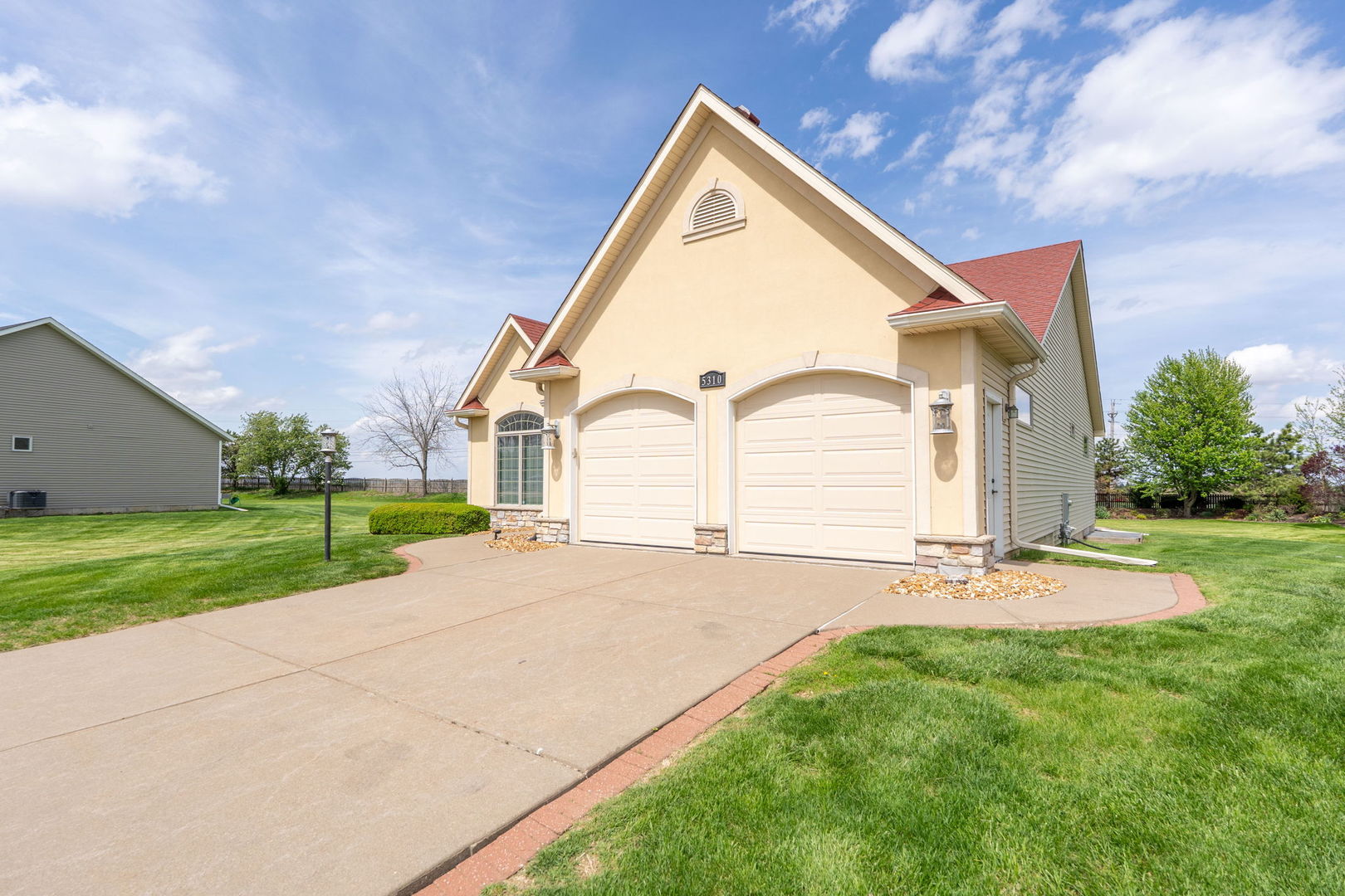 5310 Baraboo Court, Davenport, IA