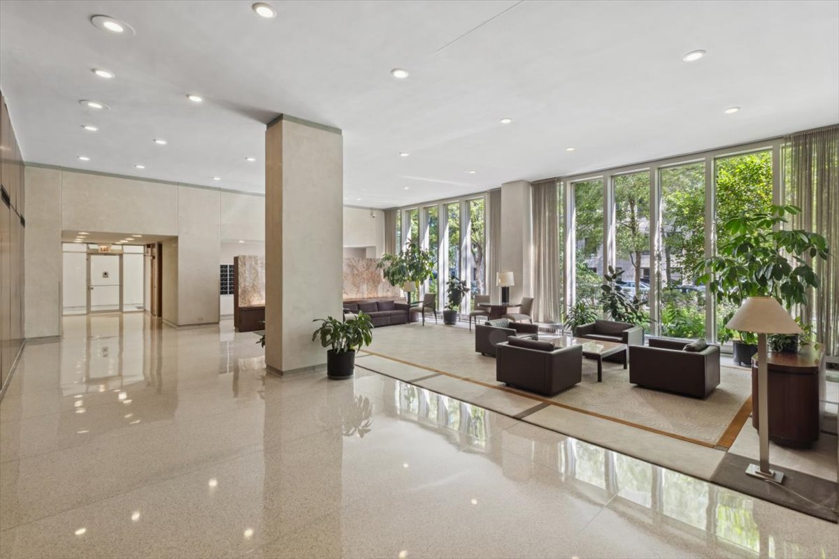 3550 N Lake Shore Drive #1712, Chicago, IL