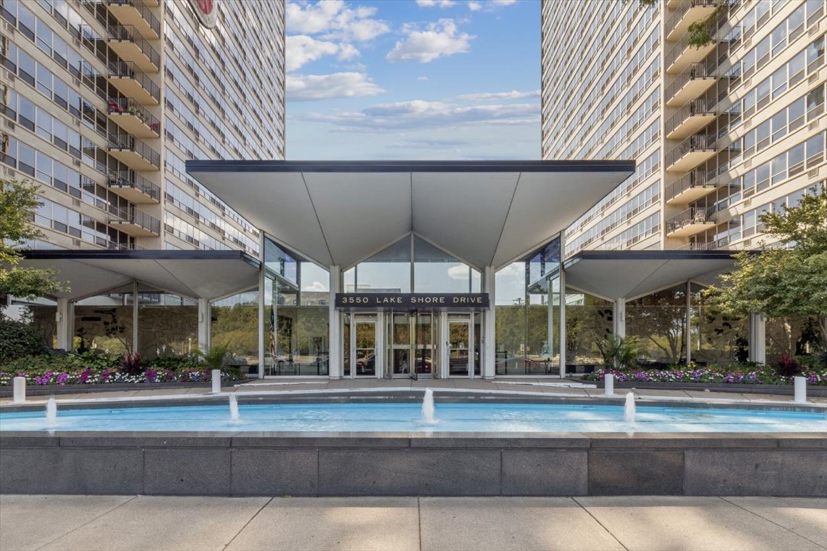 3550 N Lake Shore Drive #1712, Chicago, IL