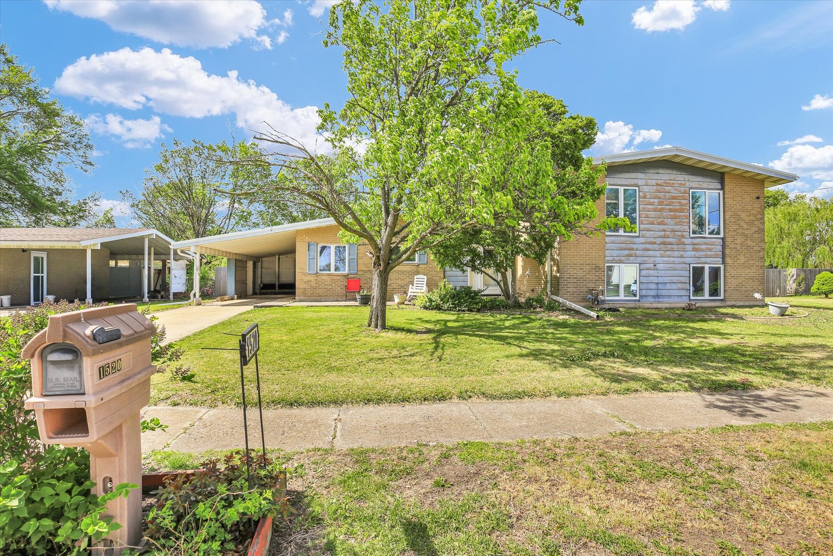 1520 S Pointe Drive, Rantoul, IL