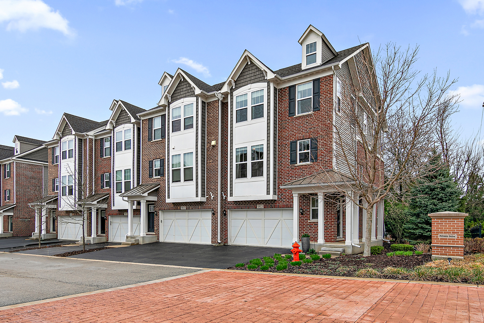 903 Coletta Circle, Naperville, IL