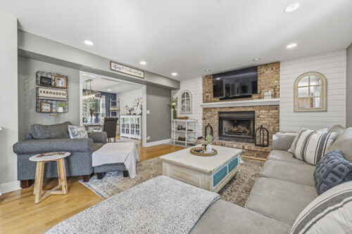 1028 Brewer Court, West Dundee, IL