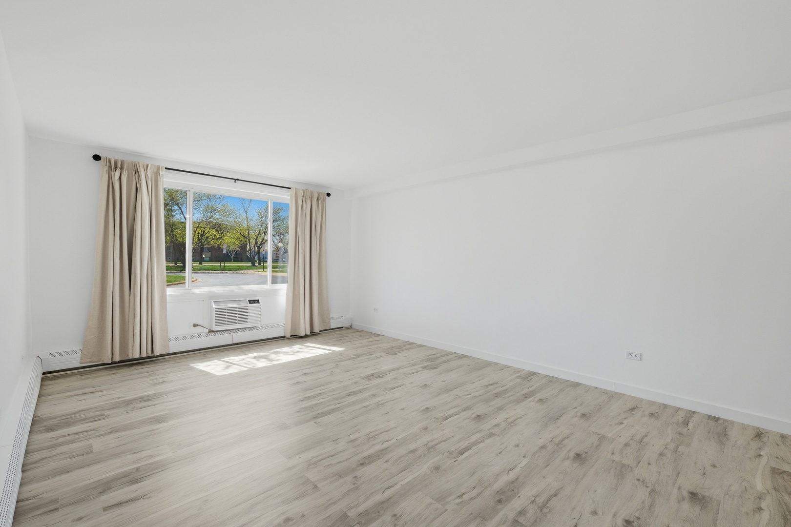 1500 Robin Circle #112, Hoffman Estates, IL