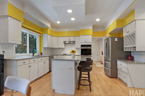 1121 Williamsburg Circle, Grayslake, IL