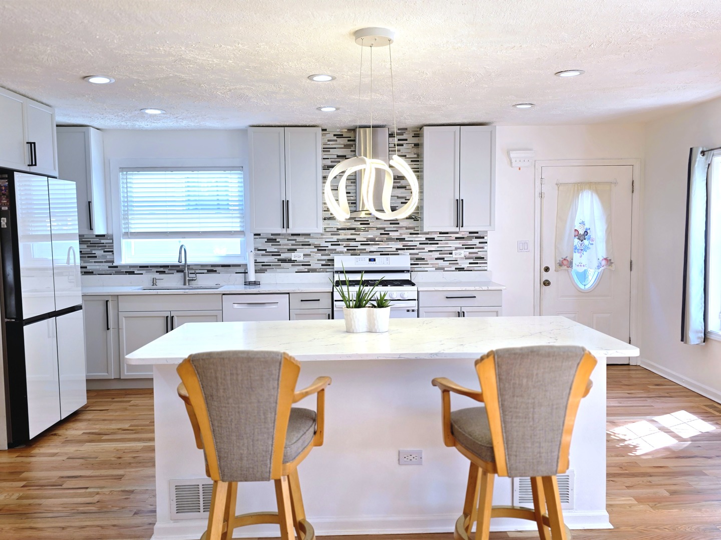 625 S 14th Avenue, Maywood, IL