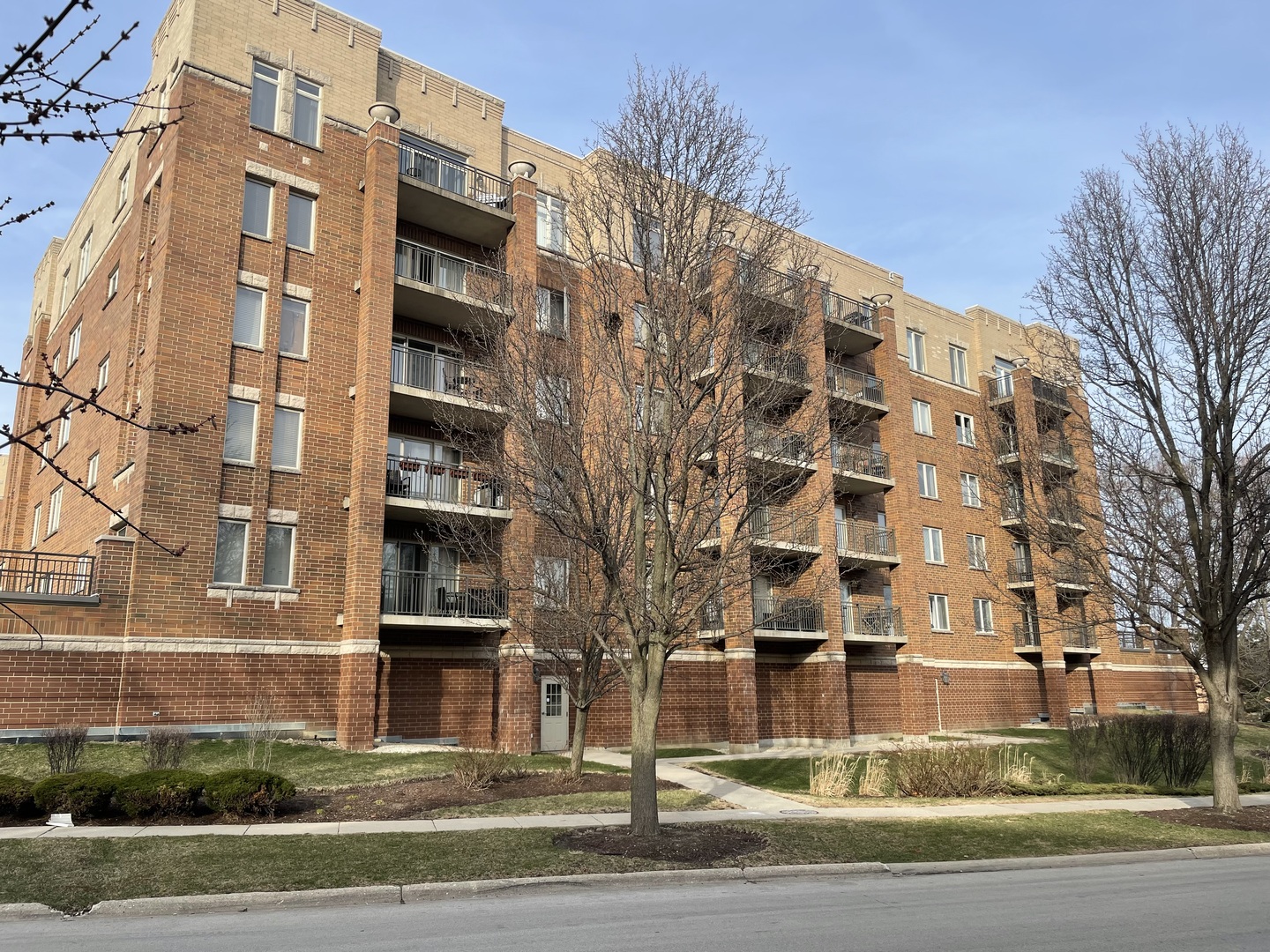 655 Perrie Drive #305, Elk Grove Village, IL