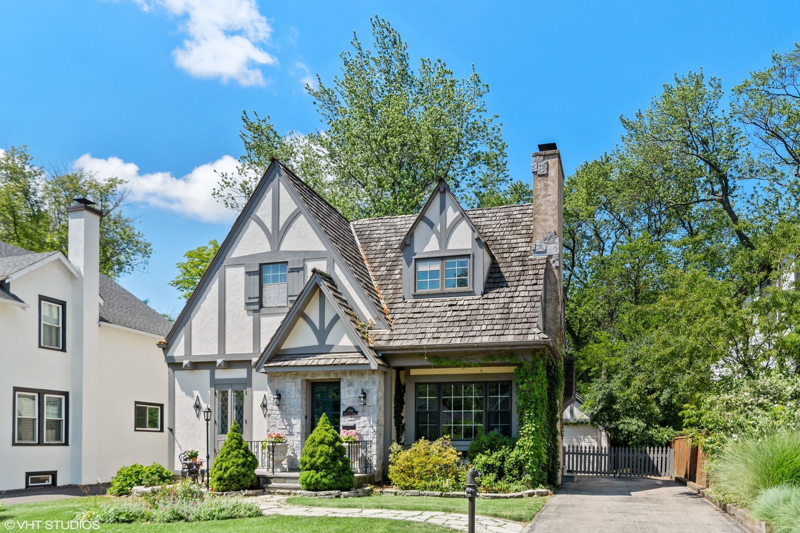 1288 Ridgewood Drive, Highland Park, IL