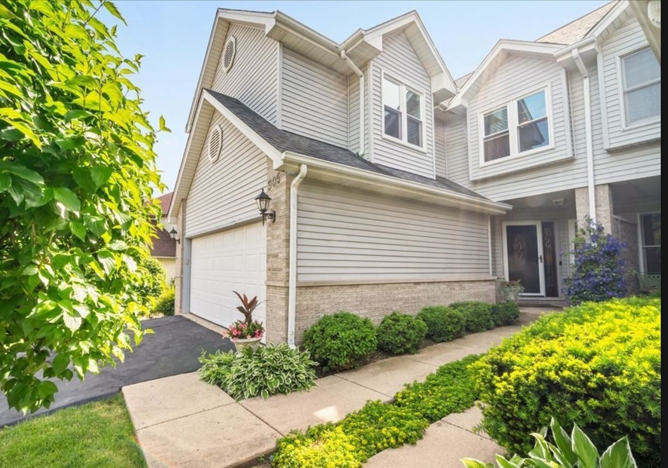 905 Thornwood Court, St. Charles, IL