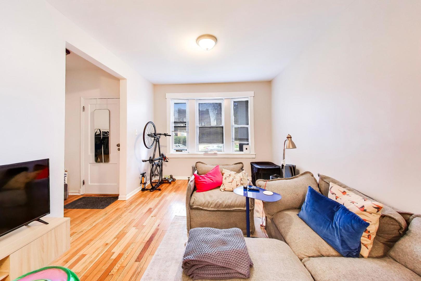 5147 W Cullom Avenue, Chicago, IL