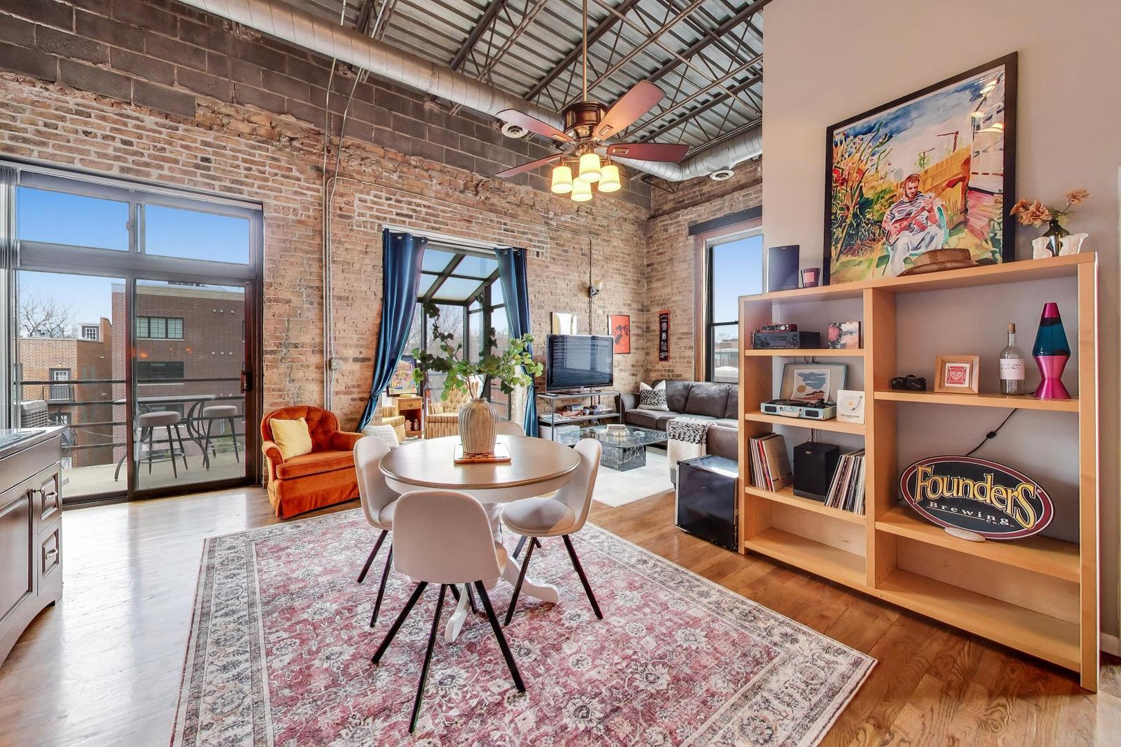 2525 N SHEFFIELD Avenue #3A, Chicago, IL