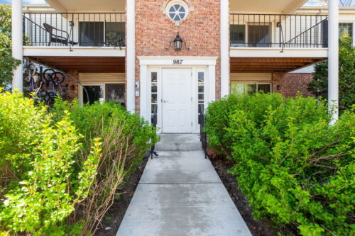 987 Golf Course Road #8, Crystal Lake, IL