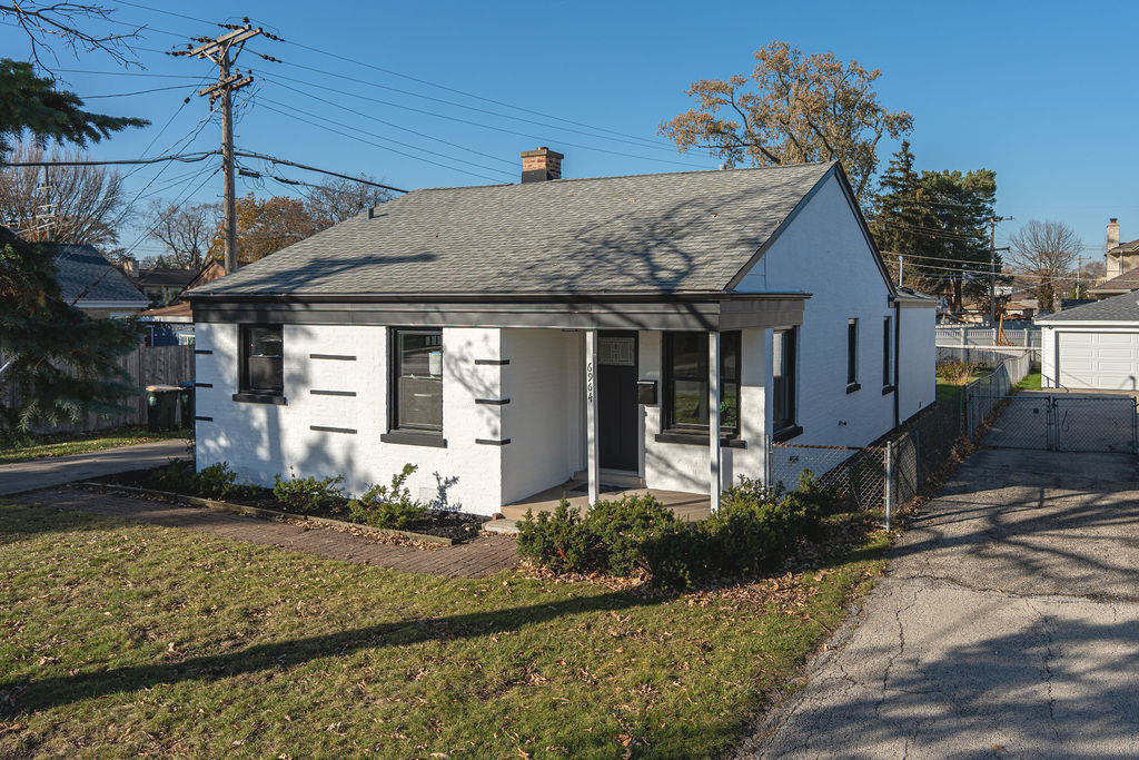6964 W Cleveland Street, Niles, IL