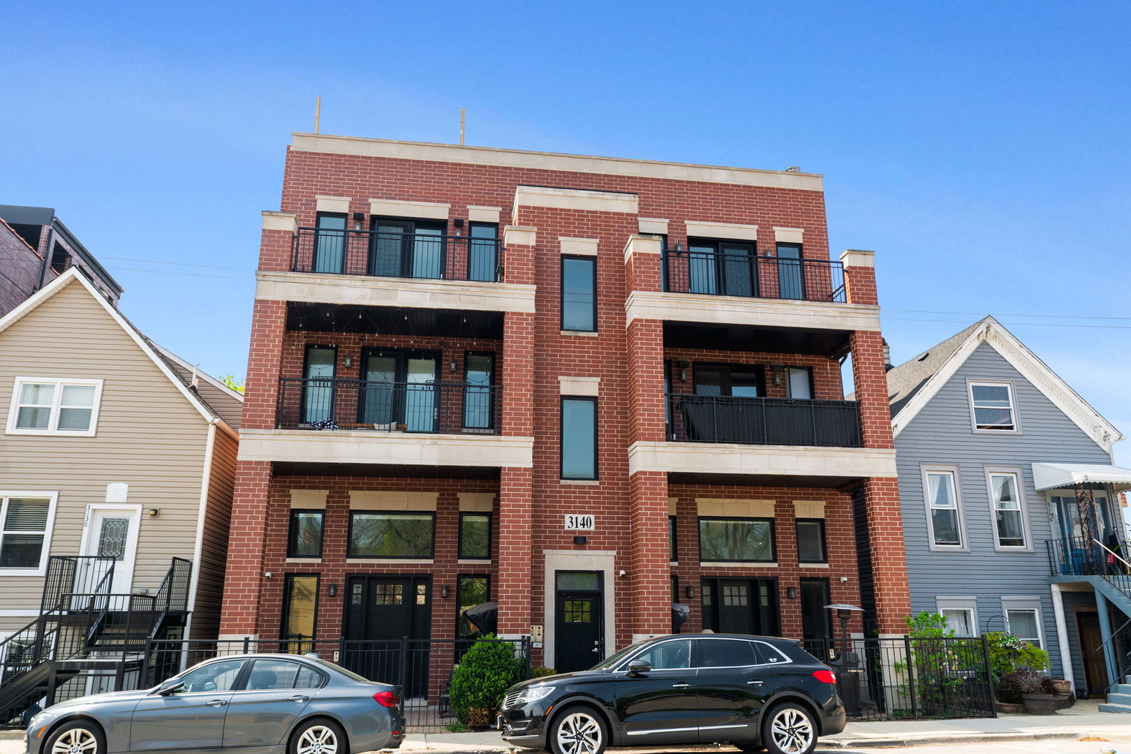 3140 N Elston Avenue #2N, Chicago, IL