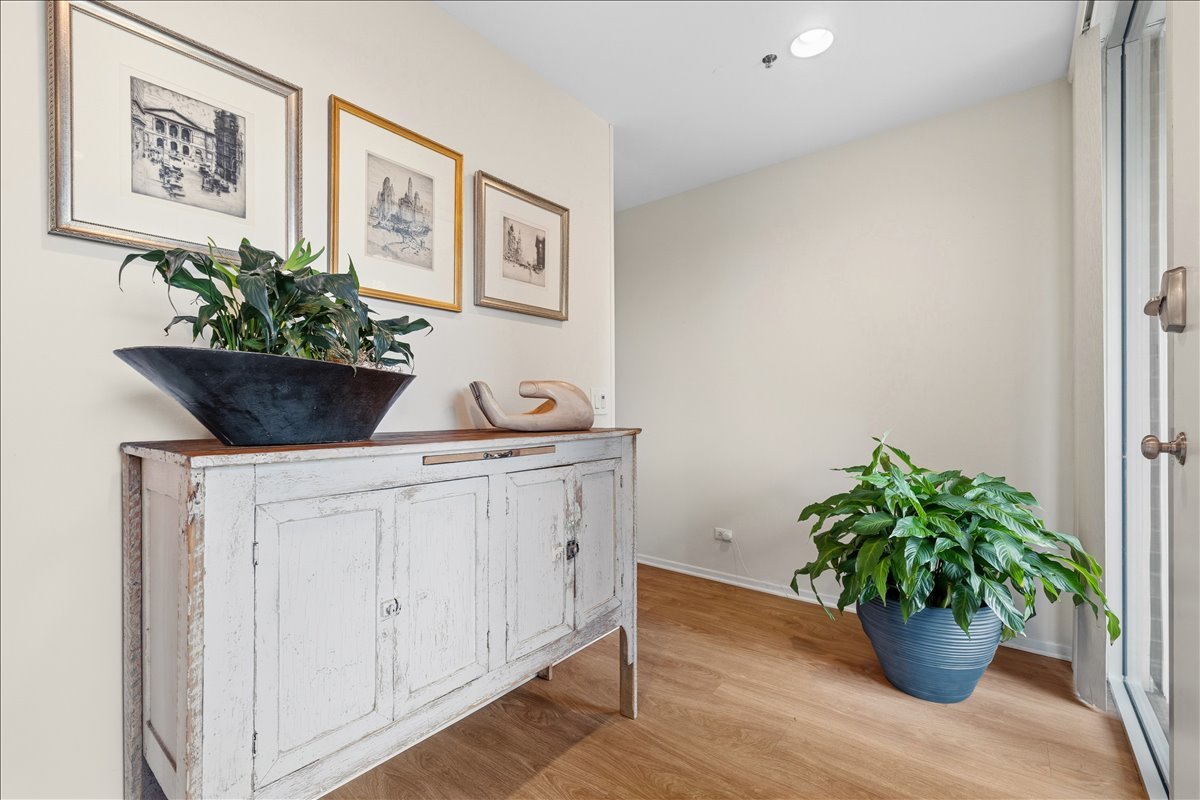 1040 Arbor Lane, Northfield, IL