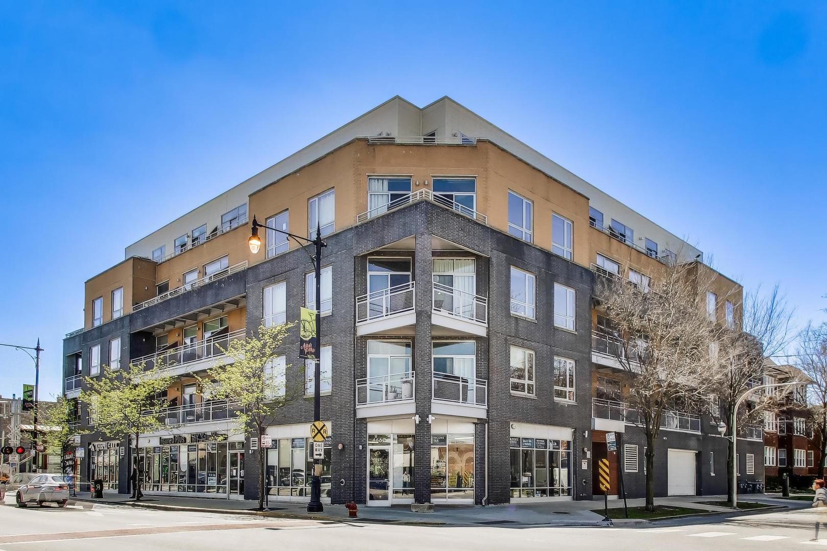 3201 W Leland Avenue #212, Chicago, IL