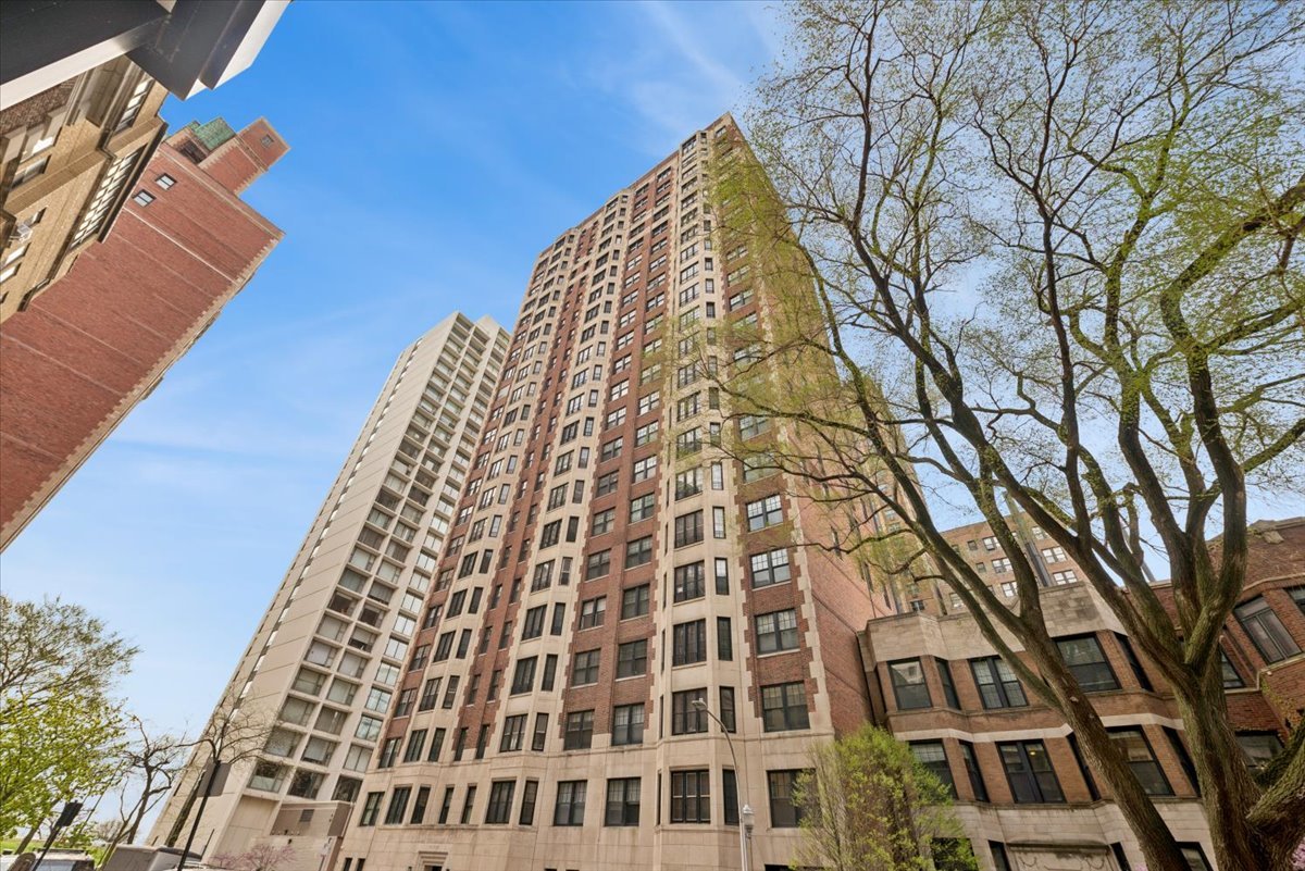 421 W MELROSE Street #6C, Chicago, IL