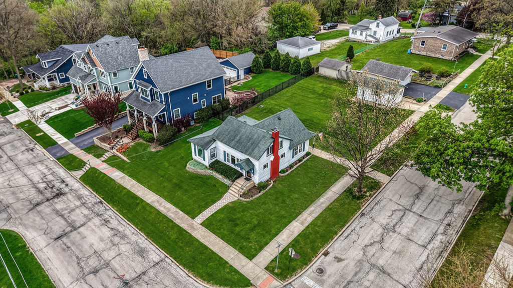 302 E Division Street, Lemont, IL