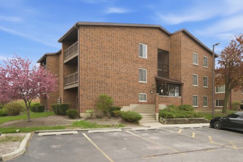 900 Perrie Drive #204, Elk Grove Village, IL