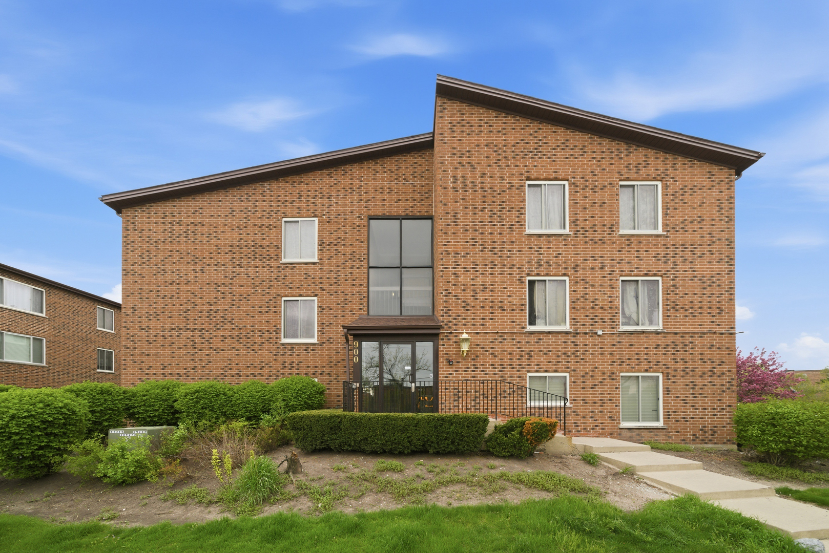 900 Perrie Drive #204, Elk Grove Village, IL