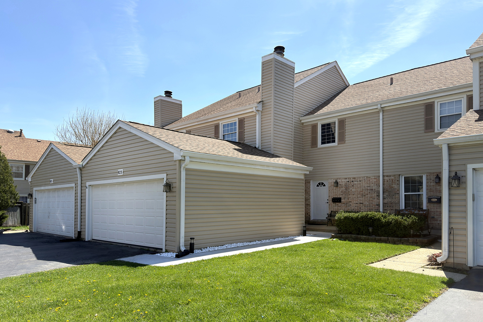 823 Banyan Drive, Elk Grove Village, IL