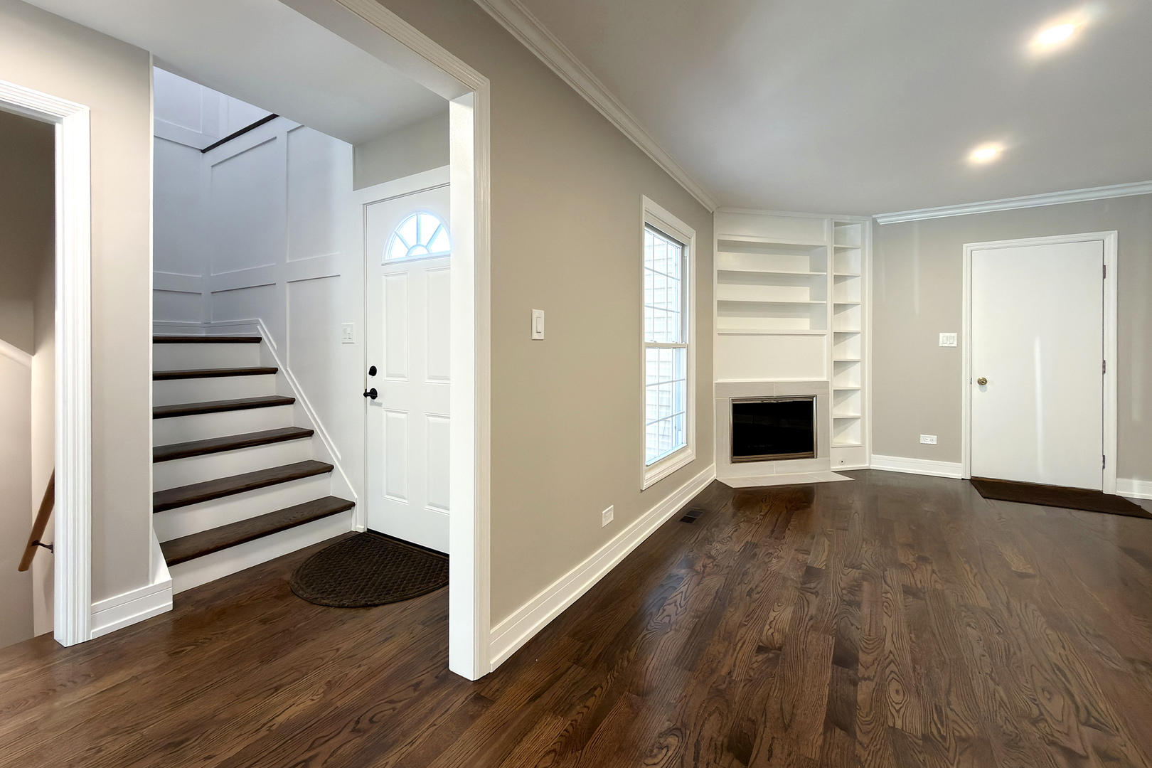 823 Banyan Drive, Elk Grove Village, IL