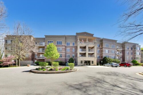105 Lakeview Drive #307, Bloomingdale, IL