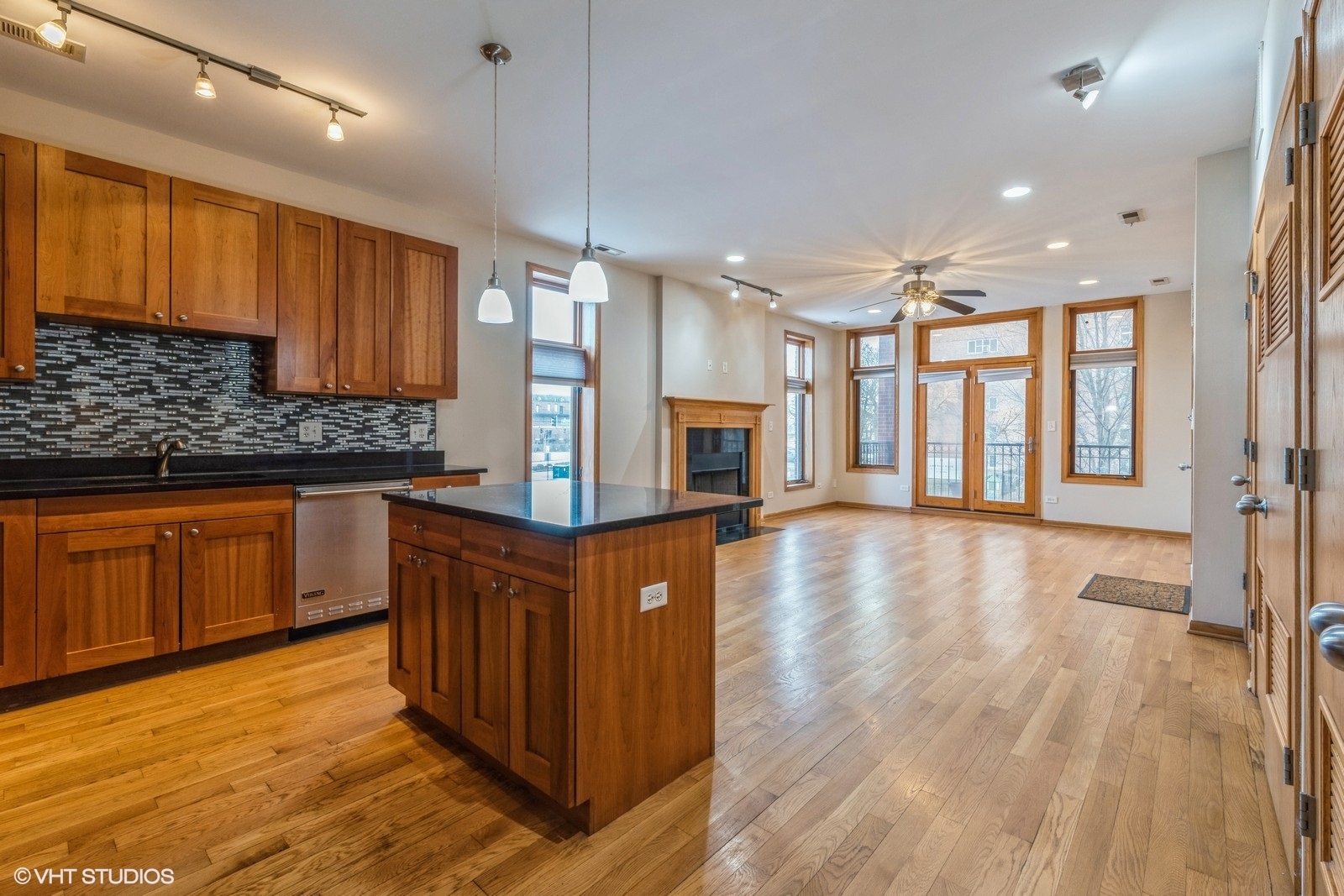 3932 S Lake Park Avenue #2N, Chicago, IL