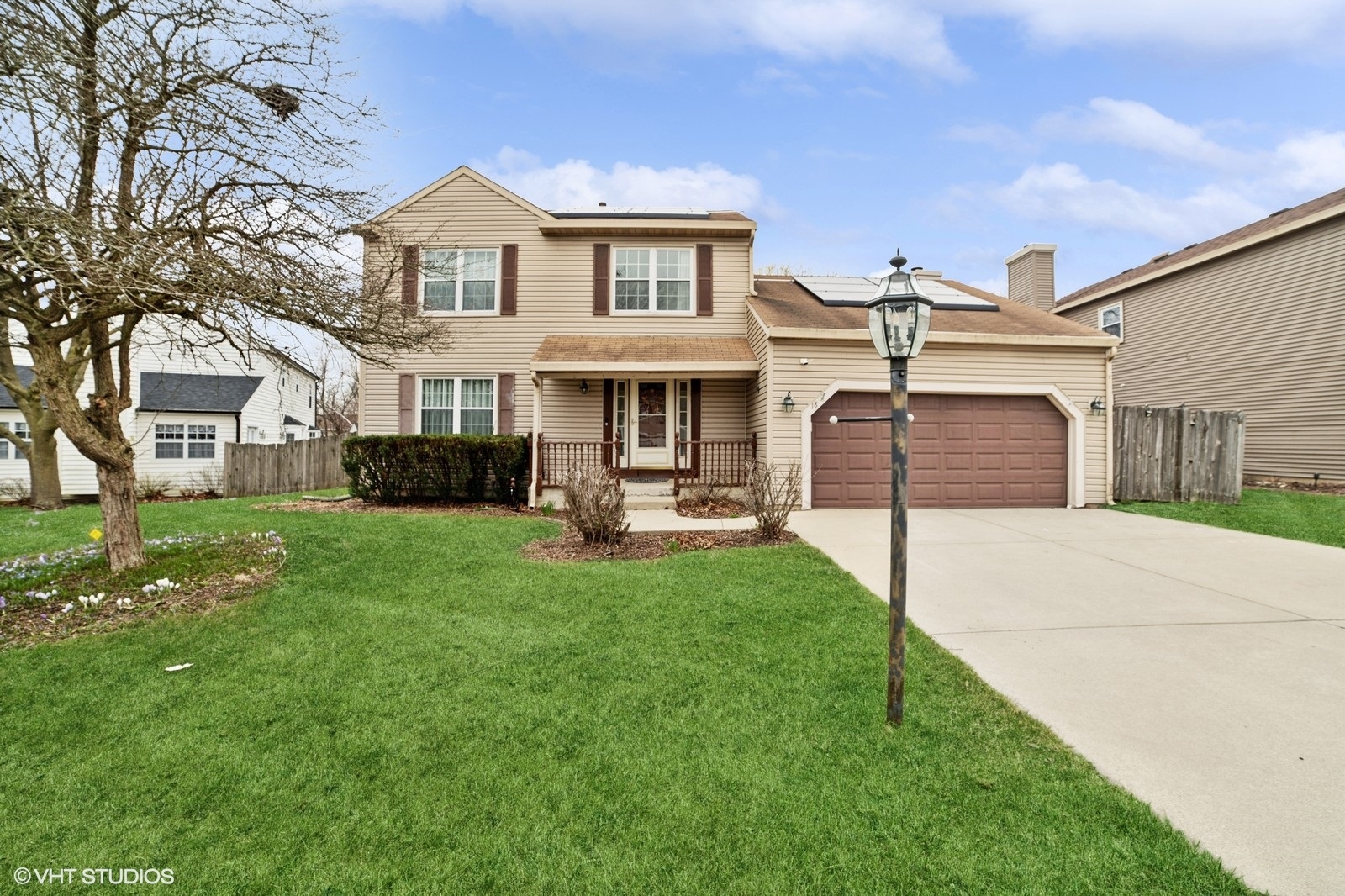18 Ascot Lane, Streamwood, IL