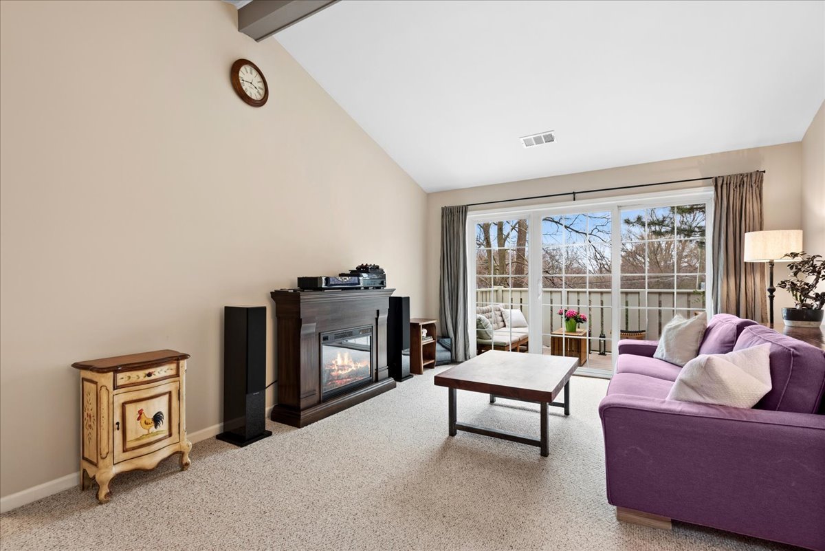 1675 Grosvenor Circle #C, Wheaton, IL
