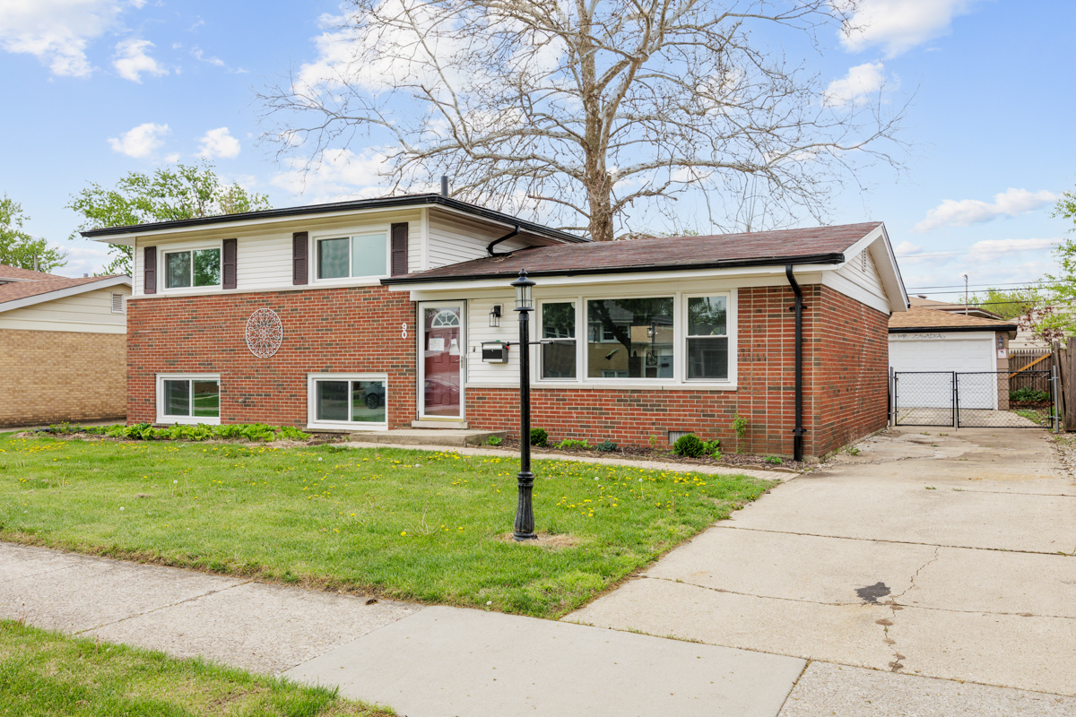 90 Peyton Drive, Chicago Heights, IL