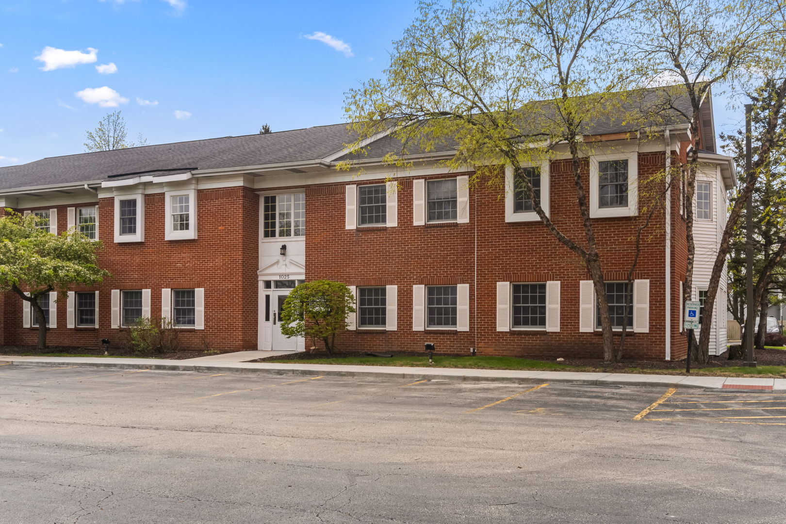 1025 W Wise Road #200, Schaumburg, IL