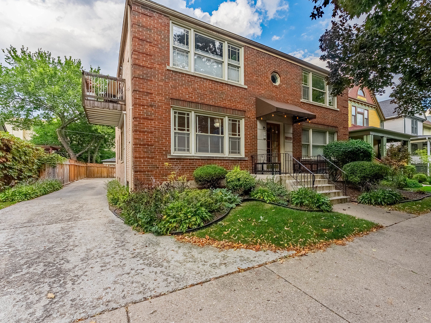 1038 Superior Street #1W, Oak Park, IL
