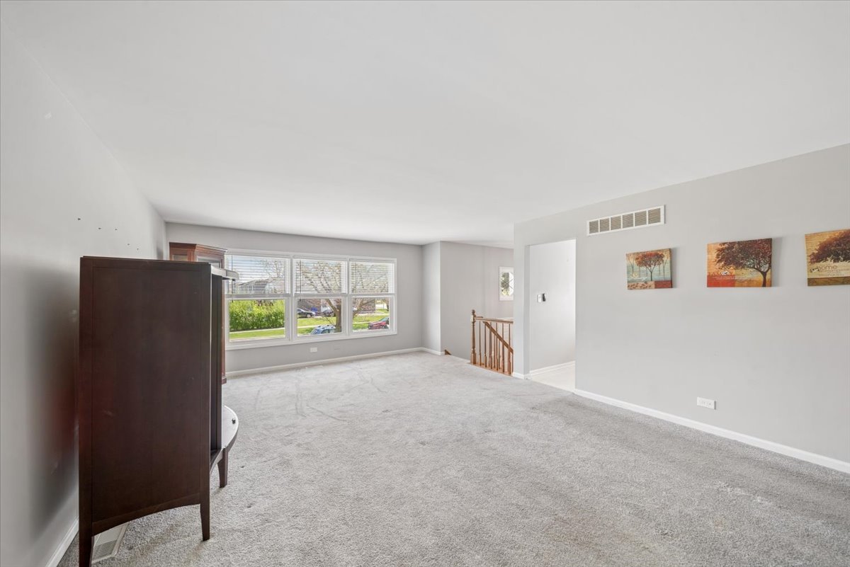 76 Briar Street, Glen Ellyn, IL