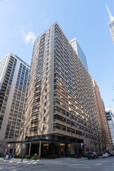 850 N DeWitt Place #22F, Chicago, IL