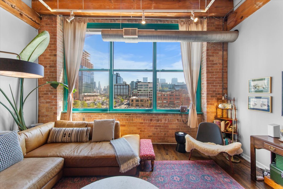 312 N MAY Street #4D, Chicago, IL