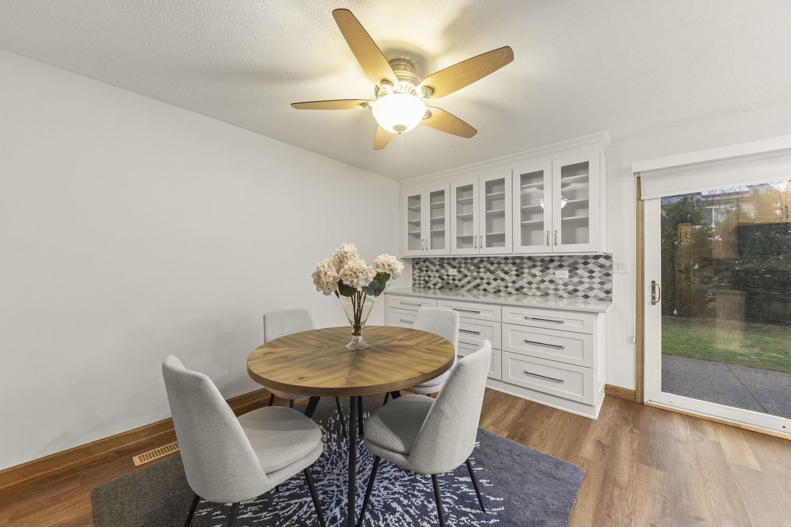 2355 Sunnydale Drive, Woodridge, IL