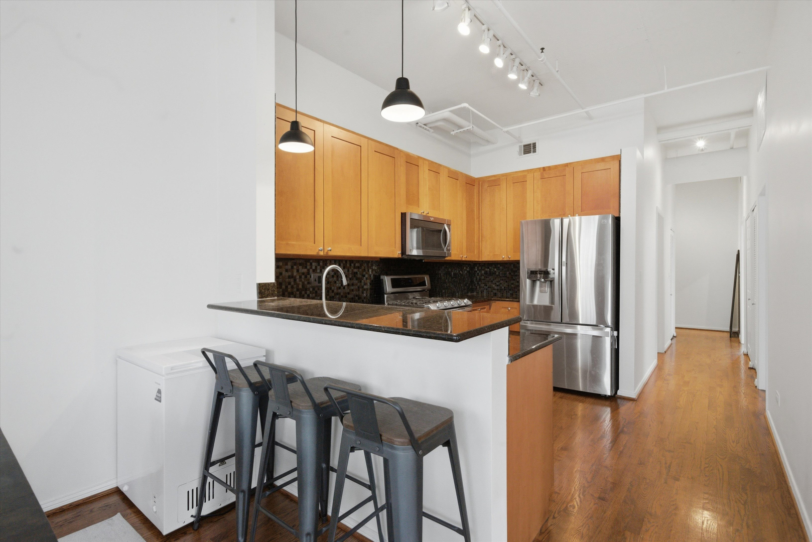 950 W Monroe Street #401, Chicago, IL