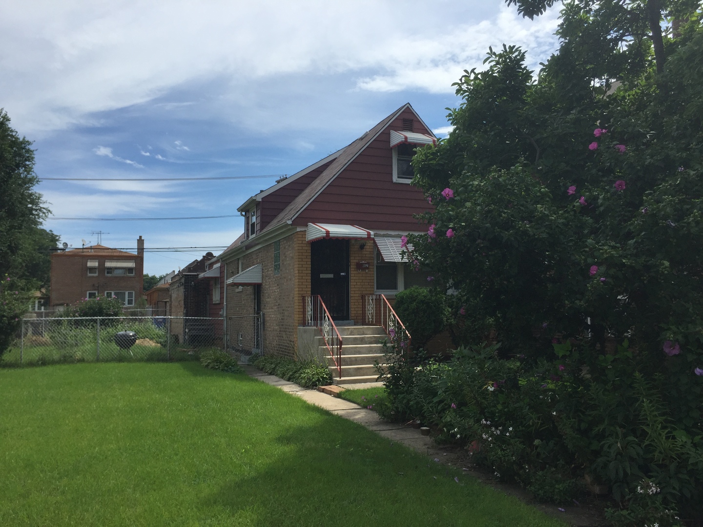 8021 S Coles Avenue, Chicago, IL