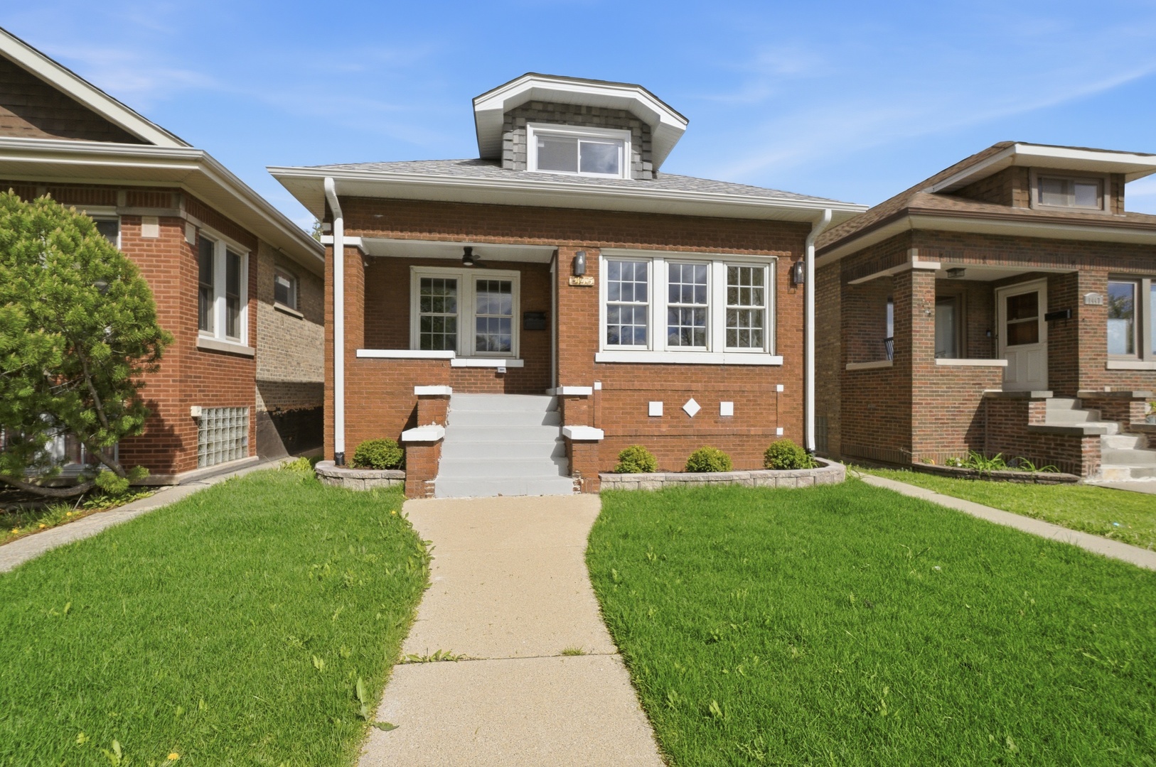 1445 East Avenue, Berwyn, IL