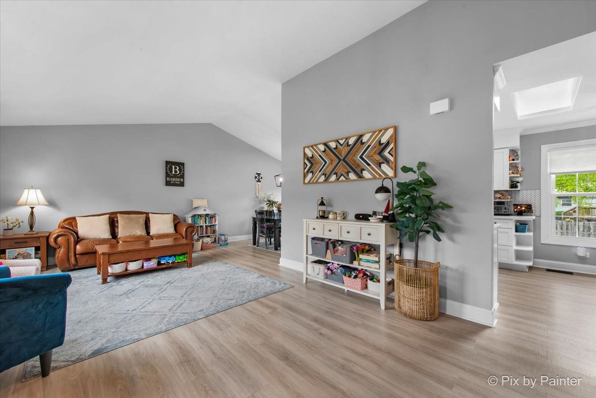 113 N Bristol Drive, Bloomingdale, IL