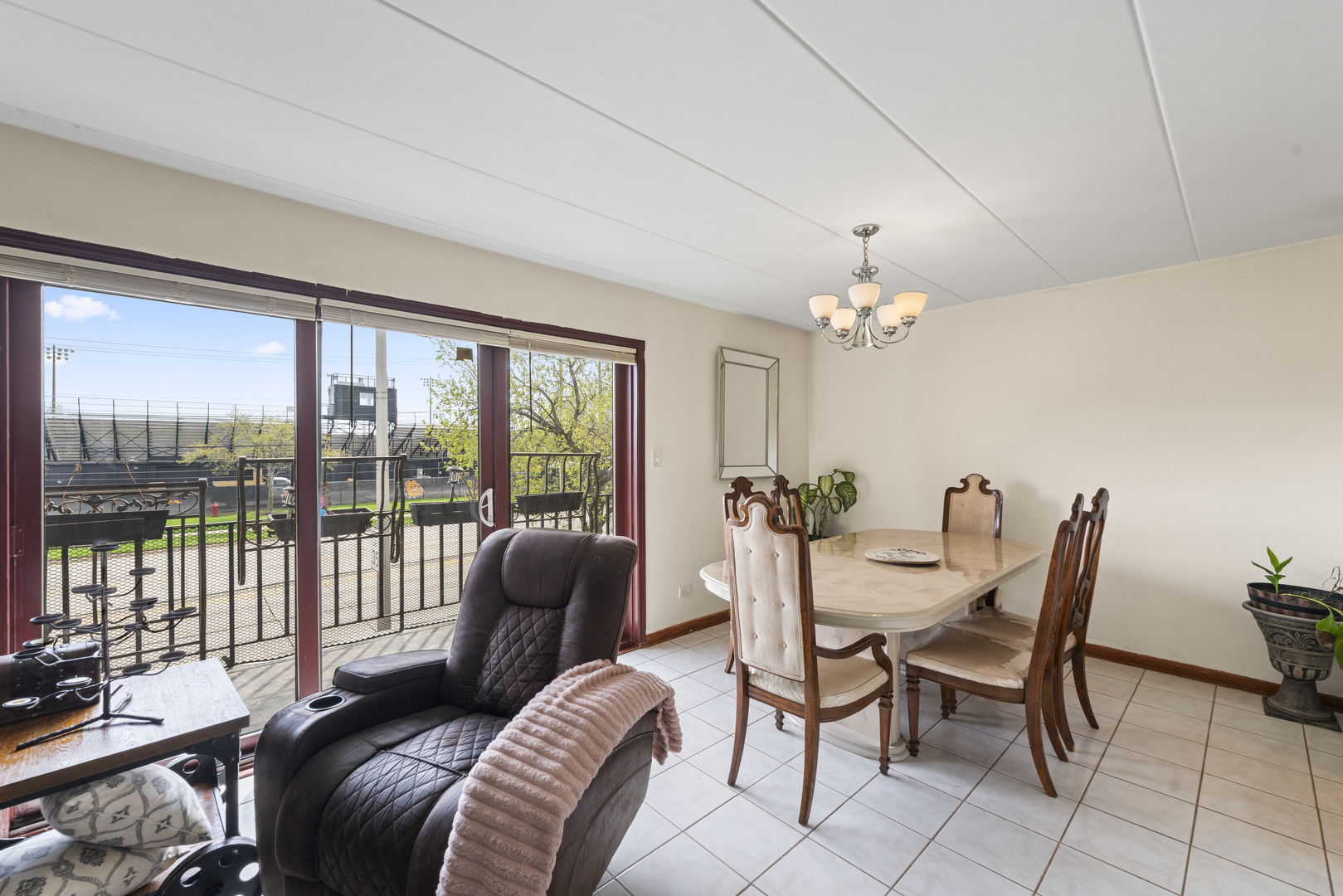 10538 Central Avenue #2S, Chicago Ridge, IL