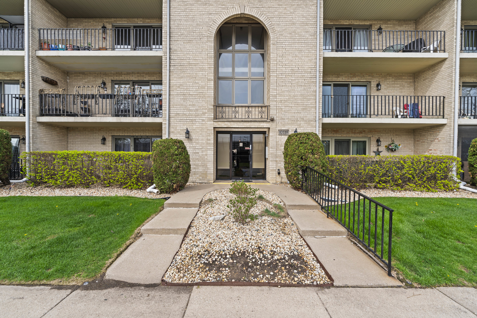 10538 Central Avenue #2S, Chicago Ridge, IL