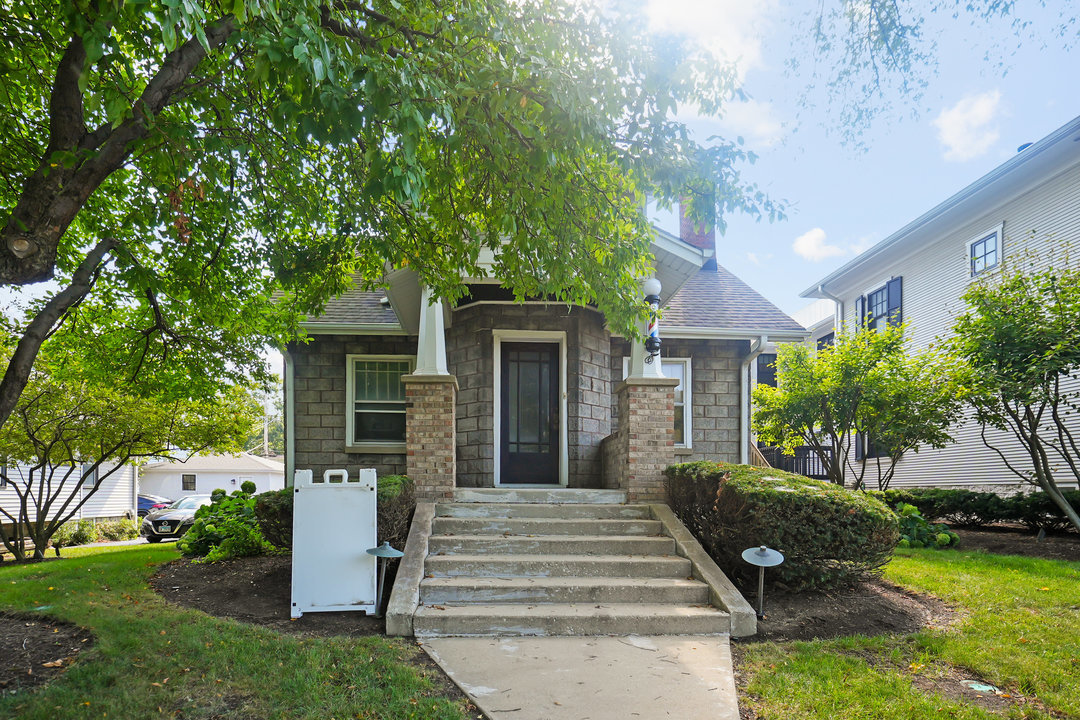 610 N Washington Street #2-1, Naperville, IL