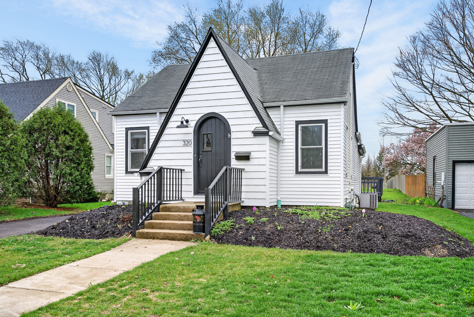 320 Chalmers Street, Geneva, IL