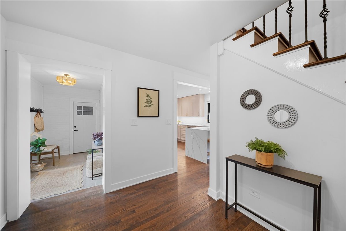 4072 Bunker Lane, Wilmette, IL