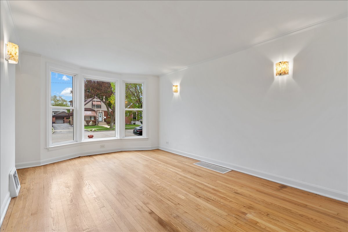 4300 N MULLIGAN Avenue, Chicago, IL