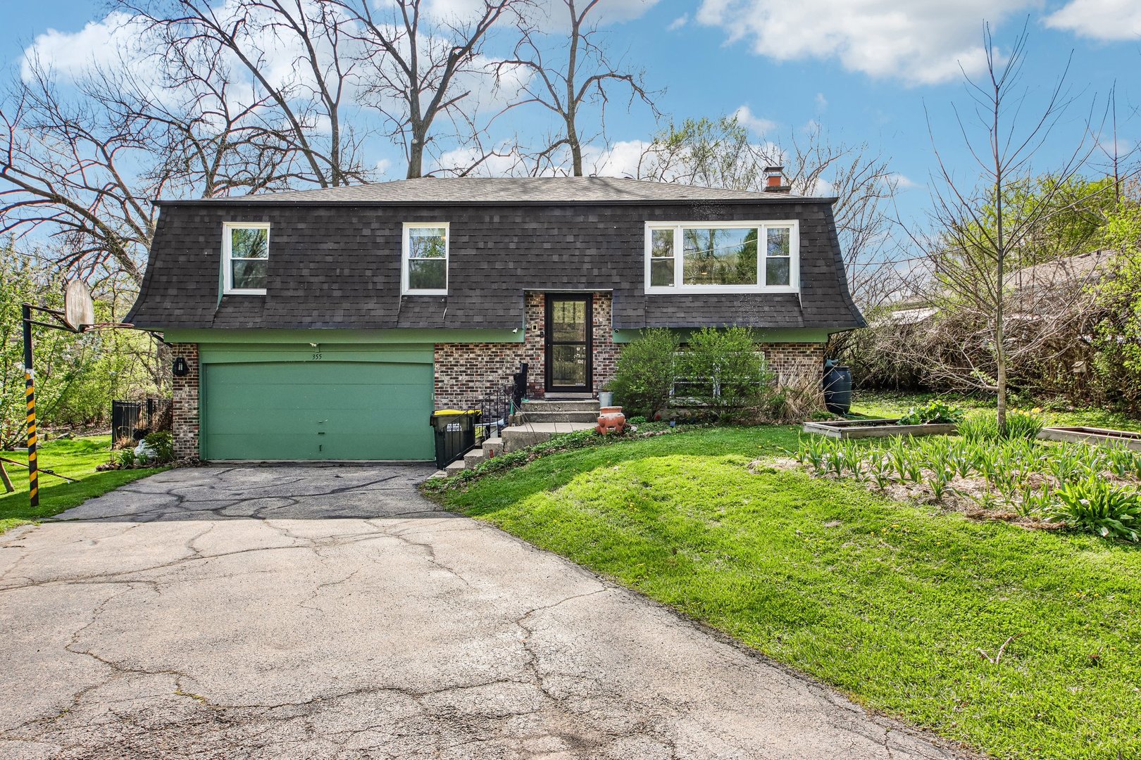 355 Council Trail, Lake In The Hills, IL