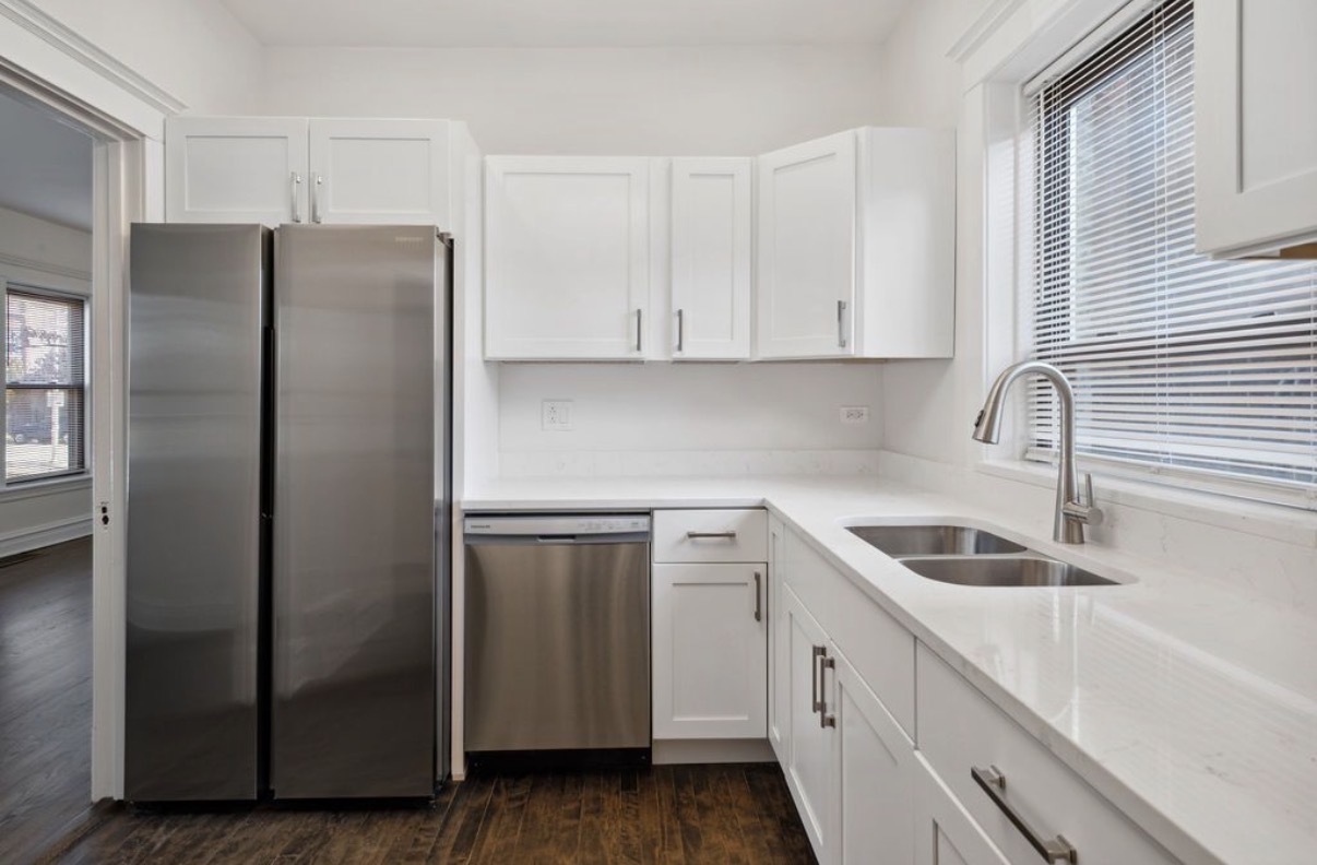 2207 W School Street #1W, Chicago, IL