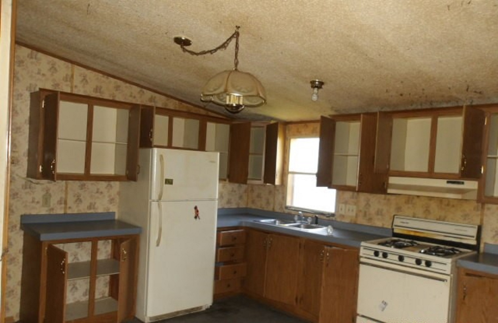 406 E Van Buren Street, Paris, IL